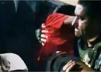 Cobra pica criança de 10 anos que brincava com amigos