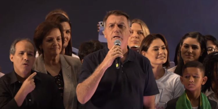 "Quem decidiu não foi o povo", volta a dizer Bolsonaro sobre eleições de 2022