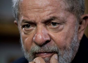 Lula veta desoneração da folha de pagamento de 17 setores que mais empregam