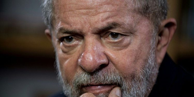 Lula veta desoneração da folha de pagamento de 17 setores que mais empregam