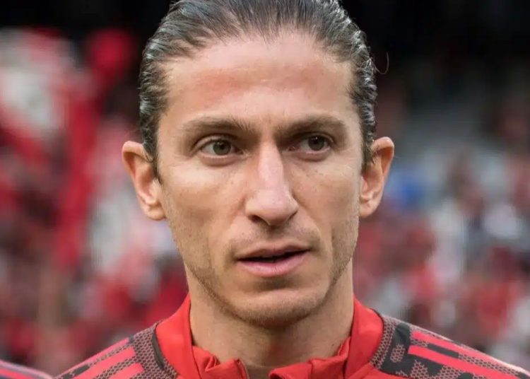 Filipe Luís decide se aposentar e será homenageado em partida do Flamengo contra o Cuiabá