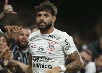 Corinthians vence Athletico-PR e abre oito pontos do Z4 do Brasileirão