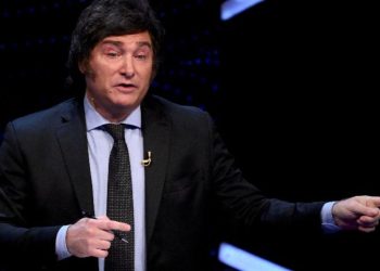 Javier Milei, comparado a Bolsonaro e Trump, é eleito presidente da Argentina