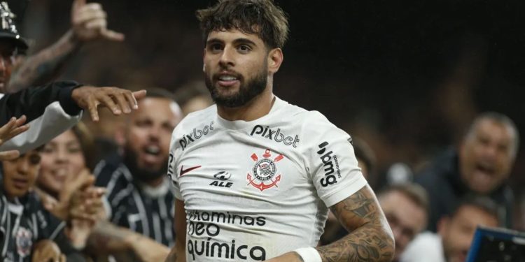 Corinthians vence Athletico-PR e abre oito pontos do Z4 do Brasileirão