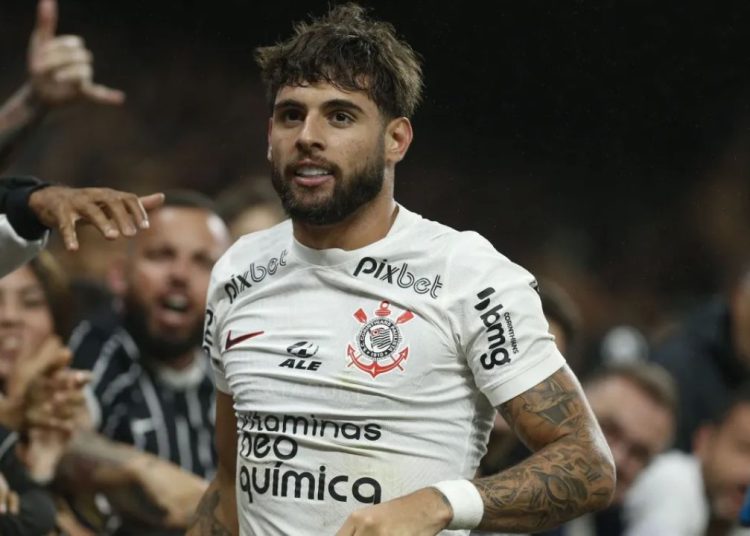 Corinthians vence Athletico-PR e abre oito pontos do Z4 do Brasileirão