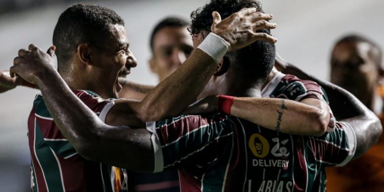 Santos é derrotado pelo Fluminense e segue ameaçado de rebaixamento