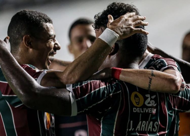 Santos é derrotado pelo Fluminense e segue ameaçado de rebaixamento