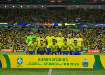 Vexame: A seleção brasileira é a cara do seu técnico merchandising; E a torcida e a PM, a cara do governo