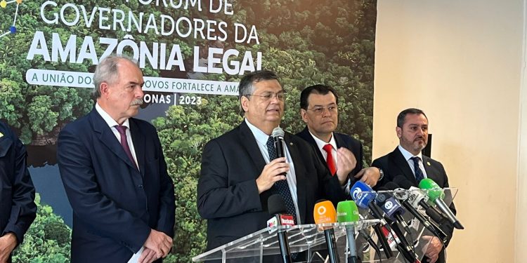 Senador Eduardo Braga participa de assinatura do contrato de financiamento do Plano Amazônia