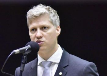 Deputados alcançam assinaturas para abrir CPI que mira o STF e TSE