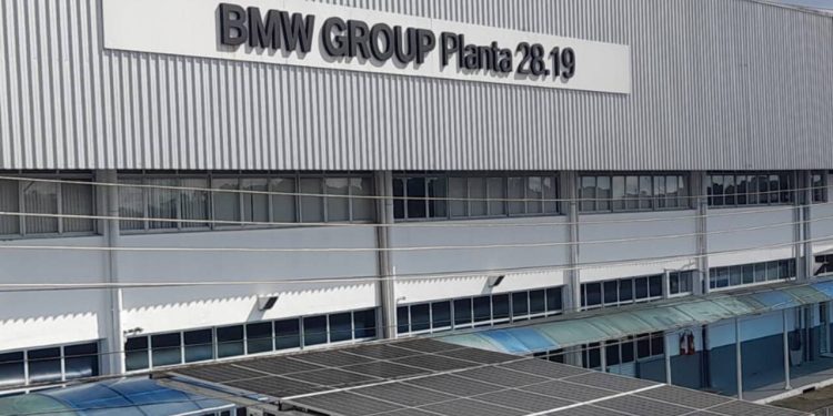 Produção de motocicletas na Planta Manaus do BMW Group acelera com energia solar para 2024
