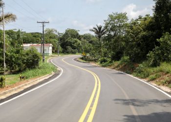 Wilson Lima inaugura mais três ramais e contabiliza 30 quilômetros de obras de pavimentação em Manacapuru neste ano