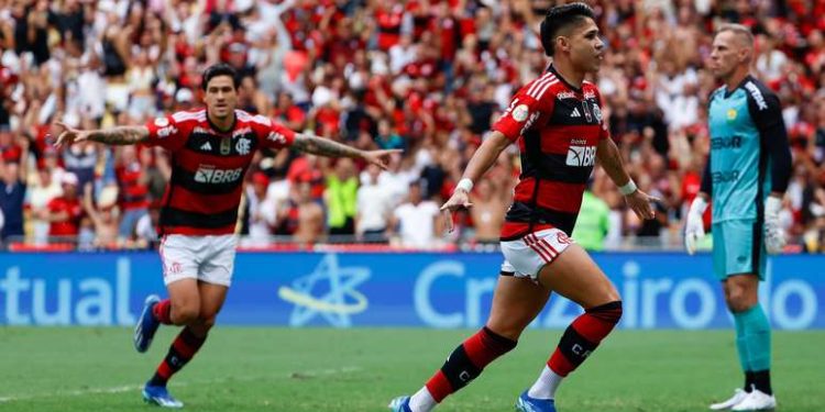 O Flamengo venceu o Cuiabá por 2 a 1, em jogo válido pela 37ª rodada do Brasileirão. A partida, carregada de emoção . Flamengo vence