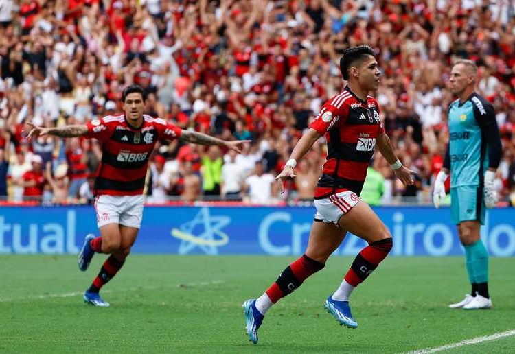 O Flamengo venceu o Cuiabá por 2 a 1, em jogo válido pela 37ª rodada do Brasileirão. A partida, carregada de emoção . Flamengo vence