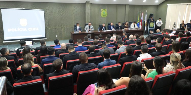 Novos policiais civis tomam posse e Wilson Lima ressalta reforço na segurança, principalmente, no interior do estado