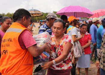 Prefeitura de Manaus leva ajuda humanitária para mais famílias da zona Rural afetadas pela estiagem