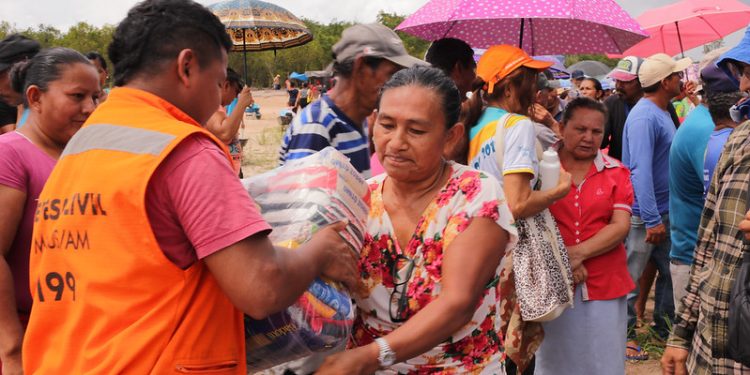 Prefeitura de Manaus leva ajuda humanitária para mais famílias da zona Rural afetadas pela estiagem