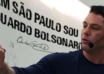 Uma cena repugnante vem gerando revolta nas redes sociais. Em vídeo gravado no ano de 2019, o ex-PM e fundador do. Vídeo: