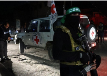 Pelo menos dez civis israelenses libertados pelo Hamas, tanto homens quanto mulheres, foram agredidos ou. Ao menos