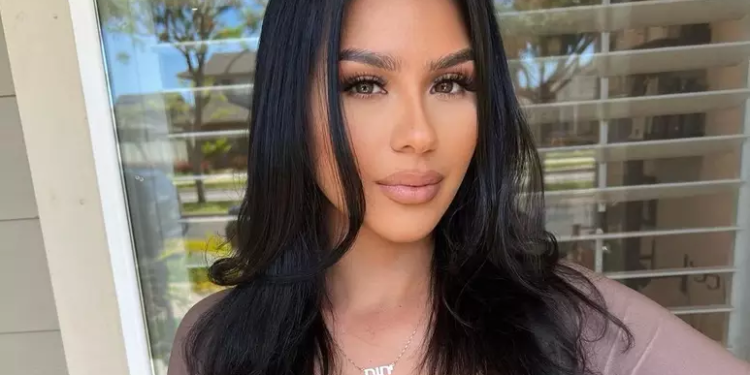 Uma influenciadora digital e empresária do Hawaii (EUA) foi morta a tiros na frente de sua filha. A principal suspeita é que. Ex-marido