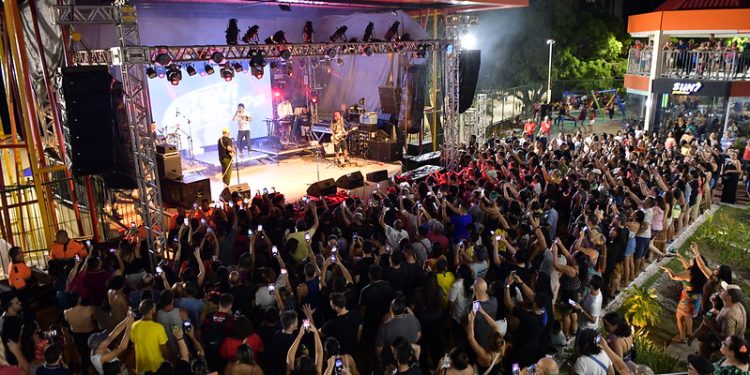 Tom Cleber, Mikael e Official 80