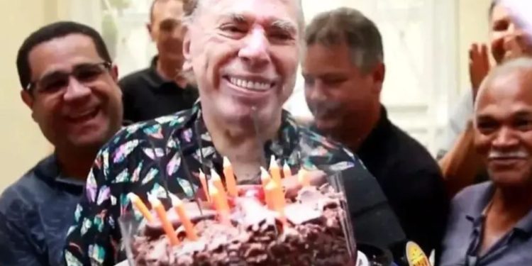 Celebrando 93 anos, Silvio Santos abre o jogo sobre retorno à TV: “Estou com preguiça”