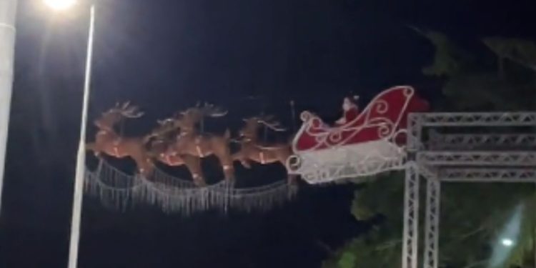 Primeira tirolesa natalina do Brasil é inaugurada na Ponta Negra, em Manaus