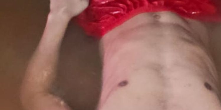 Sem saber nadar, jovem pula no rio e morre afogado em Manaus