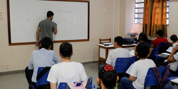 A Secretaria de Estado de Educação e Desporto Escolar abre, oficialmente, às 10h do dia 26 de dezembro. Secretaria de