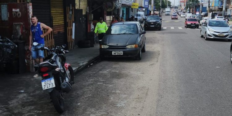 Prefeitura realiza operação “Calçada Livre” e remove objetos abandonados em vias