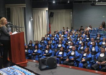 EJA do SESI forma 49 alunos no Ensino Médio