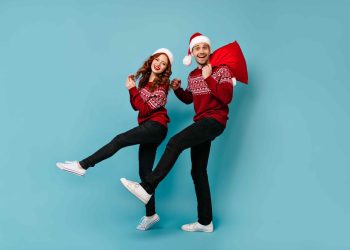 Noel do IEL: dezembro tem vaga de estágio com bolsas de até R$ 2,2 mil