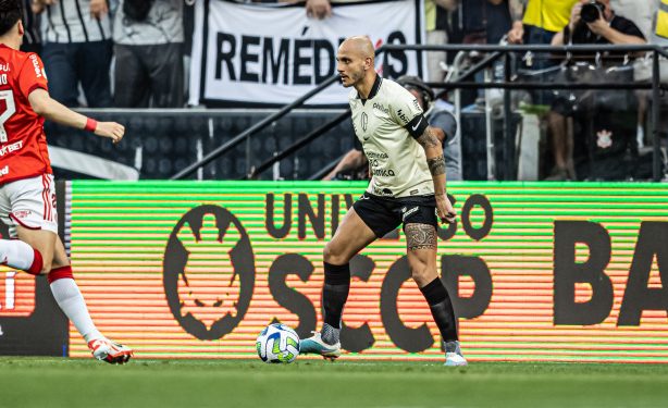 O Corinthians perdeu, neste sábado (2), para o Internacional por 2 a 1. Maurício e Wanderson fizeram os gols do Colorado e