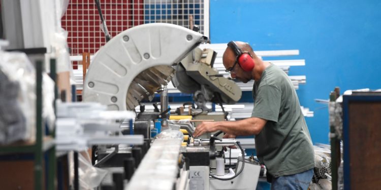 Estudo Revela que Tecnologia na Indústria 4.0 Pode Impulsionar Produtividade em até 58%