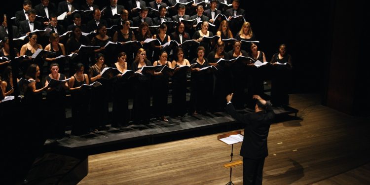 Para prestigiar o show, o público poderá realizar as inscrições nesta segunda-feira (18), às 15h, no Portal da Secretaria de Cultura e Economia Criativa.