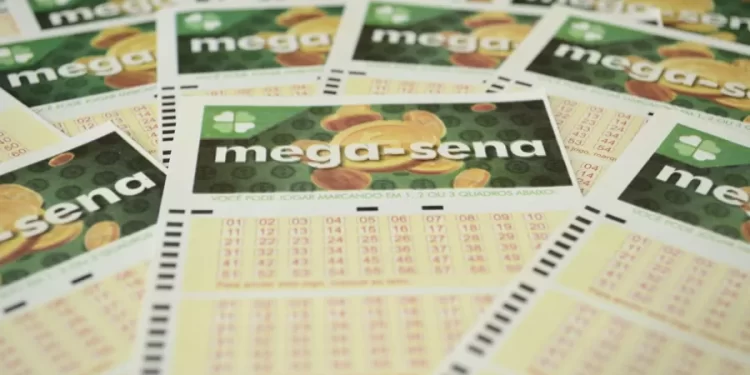 Cinco apostas acertaram as seis dezenas da Mega da Virada, sorteadas hoje (31). Cada uma delas ganhou um prêmio de. Mega da