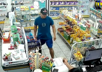 Assaltante exige jóias de atendente de farmácia em Manaus
