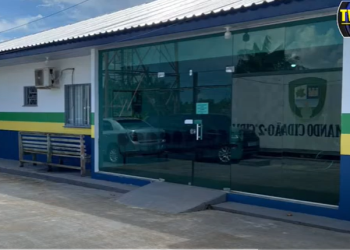 Pai é preso por quebrar o braço da filha de 4 anos e ameaçá-la de morte no AM