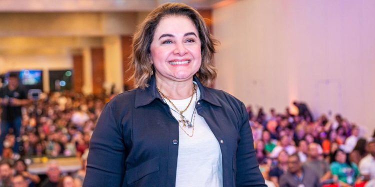 “É preciso levar o protagonismo feminino para além do discurso”, defende Maria do Carmo Seffair