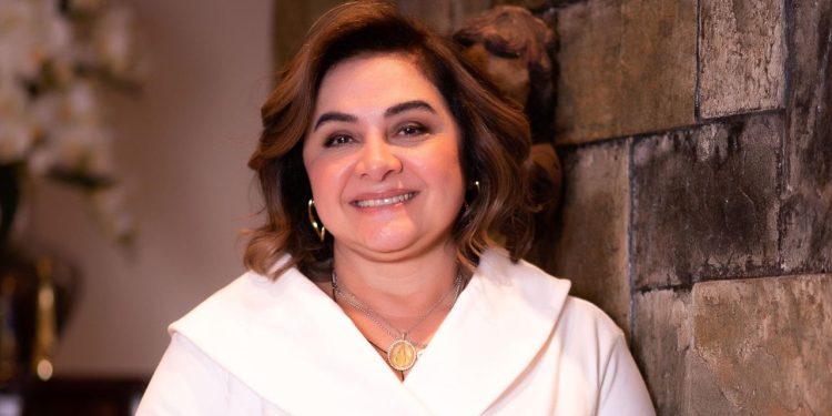 Quem é Maria do Carmo? A mulher que surge na corrida eleitoral para Prefeitura