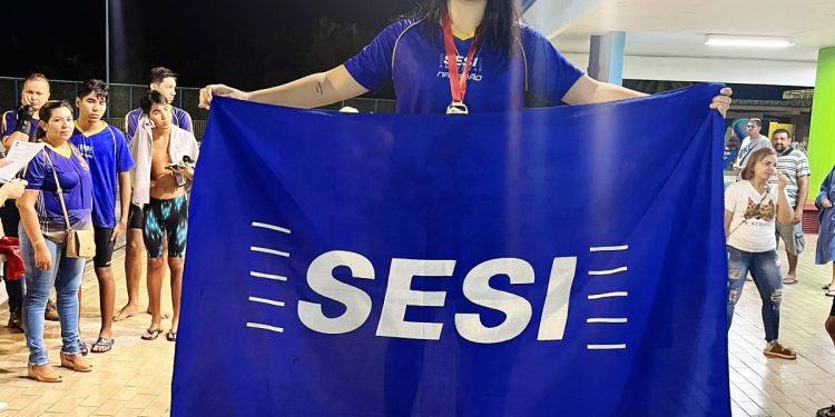 Atletas do SESI vão receber Mérito Aquático