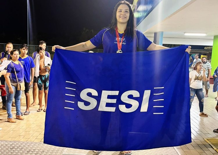Atletas do SESI vão receber Mérito Aquático