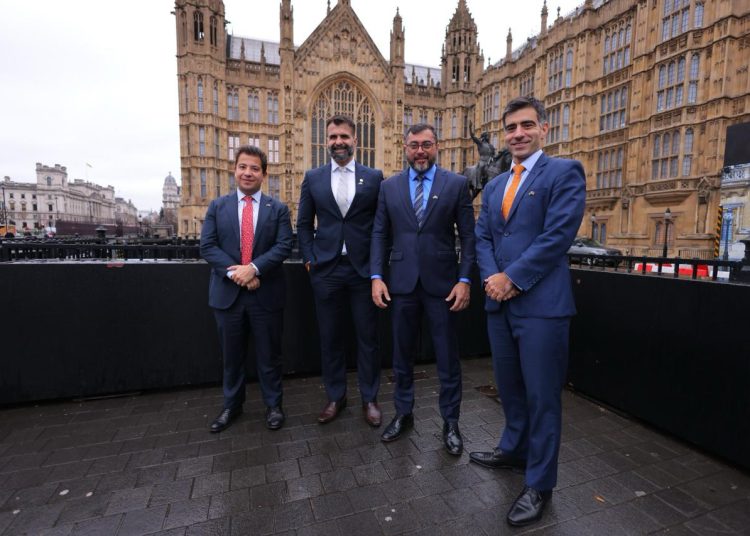 Wilson Lima busca parceria para projetos educacionais do Amazonas em Londres
