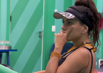 No quarto do Líder, Fernanda, vê conversa de Rodriguinho e MC Bin Laden