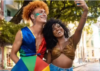 Carnaval: Acompanhe as dicas para proteger cartão e celular na folia