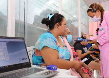 Unidades móveis de saúde da mulher ofertam atendimentos nesta segunda-feira