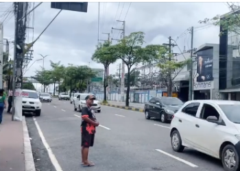 Plataforma de ônibus é desativada na Av. Autaz Mirim devido a obra