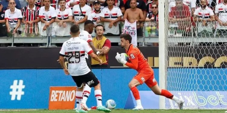 São Paulo vence o Palmeiras nos pênaltis e é campeão da Supercopa do Brasil