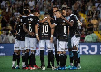 Com últimos ingressos à venda, jogo entre Vasco e Audax acontece nesta quinta-feira