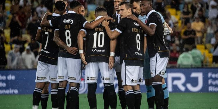 Com últimos ingressos à venda, jogo entre Vasco e Audax acontece nesta quinta-feira
